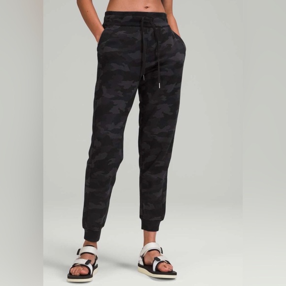lululemon athletica Pants - Lululemon Scuba High Rise Jogger Sweatpants Camo Leopard